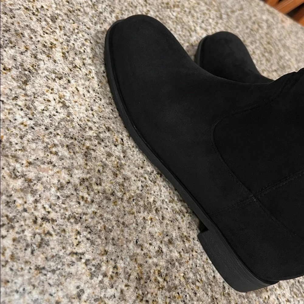 Flat Heel Western Boots Round Toe Suede Mid Calf Cowboy Boots Wide Calf Pull On